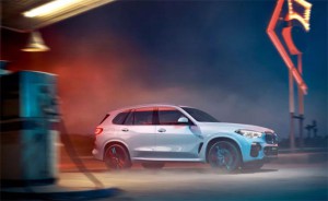 看一眼就喜欢！全新BMW X5创新黑科技能玩一整天